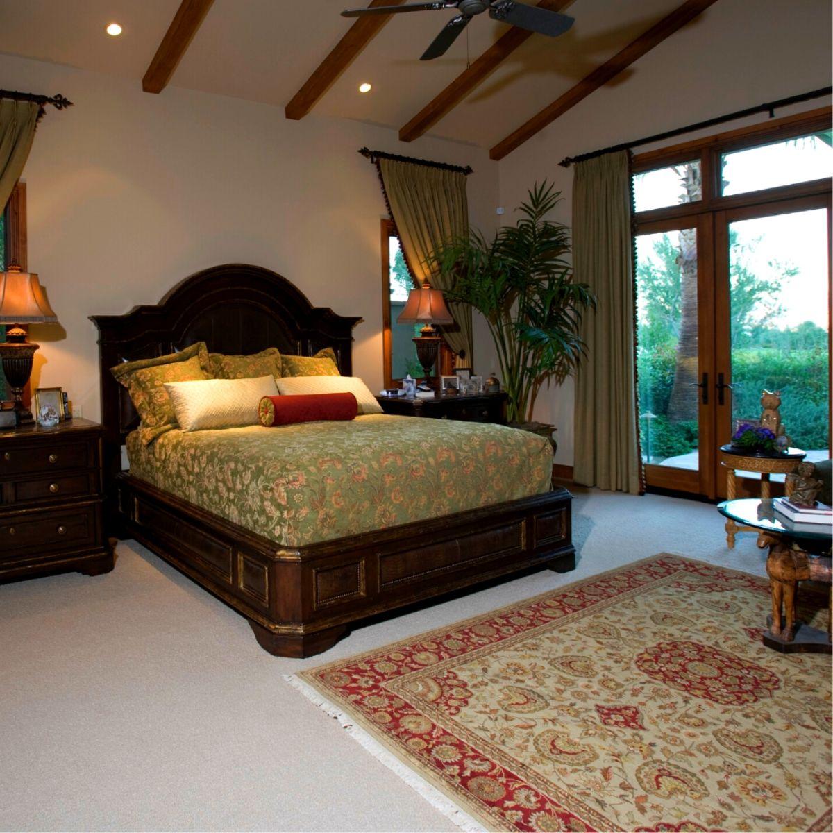 Ivory Traditional Area Rug
