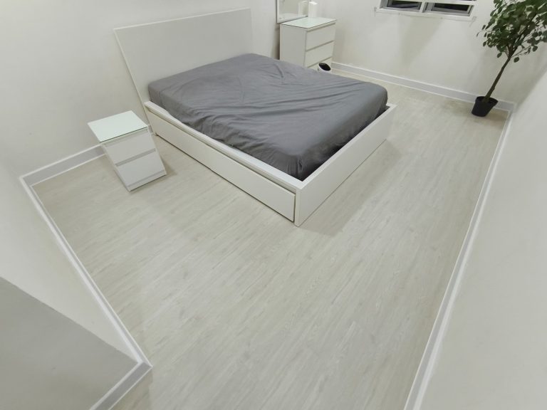 BLEACHED PINE WOOD